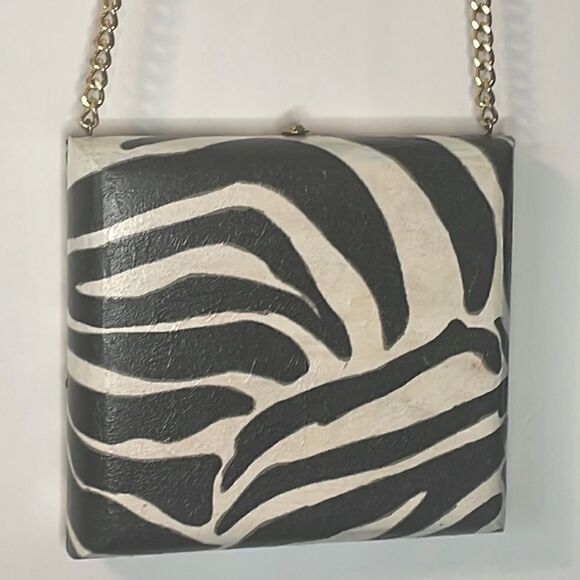 Unique zebra print decoupage Cohiba cigar box gold chain strap purse - Picture 4 of 16